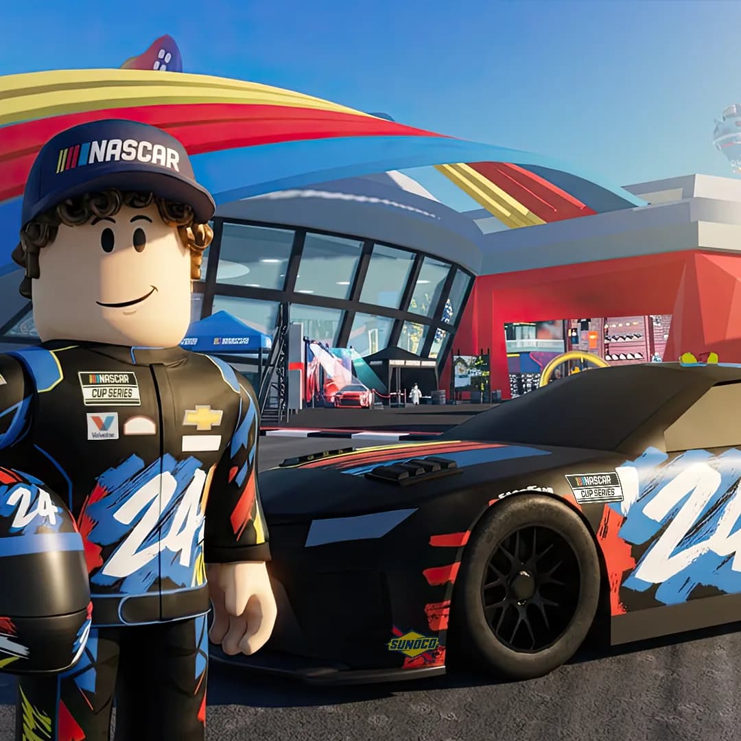 NASCAR Speed Hub racing experience on Roblox with custom race cars and Daytona 500 track